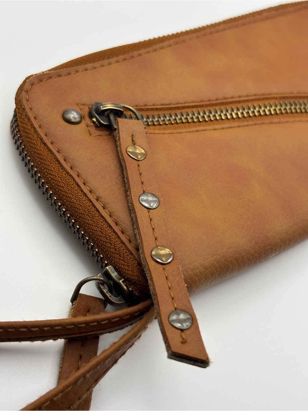 Free People Brown Distressed Vegan Leather Zipper Wristlet zip-around Wallet - Picture 2 of 6